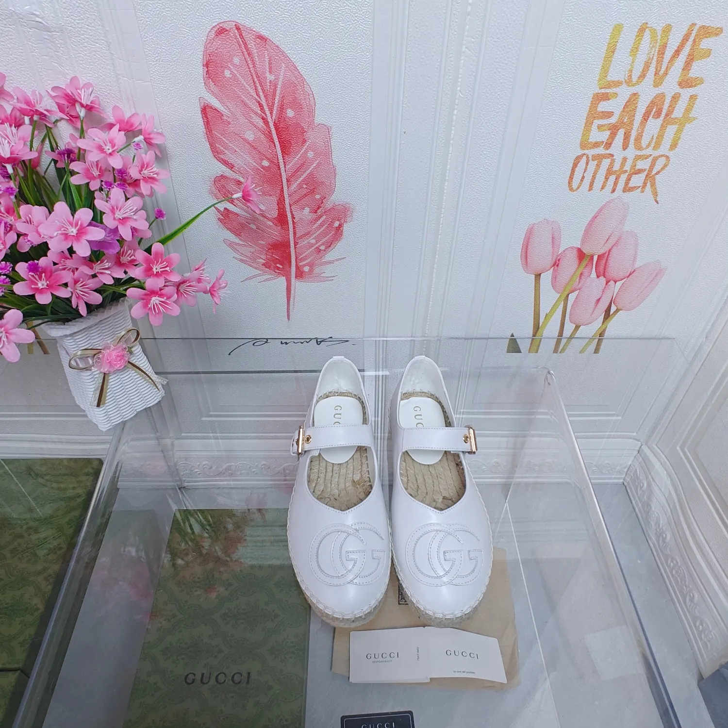 💕💕Factory direct selling price p400💕💕 👏👏👏gucci 25s new fisherman shoes👍👍👍Exclusive 🌹🌹Original one-piece outsole molding, original one-to-one molding, environmentally friendly imported sheepskin upper, sheepskin lining👍original shape, comfortable and breathable to wear, Code number 35-40 (codes 34, 41, and 42 can be customized, non-refundable)
